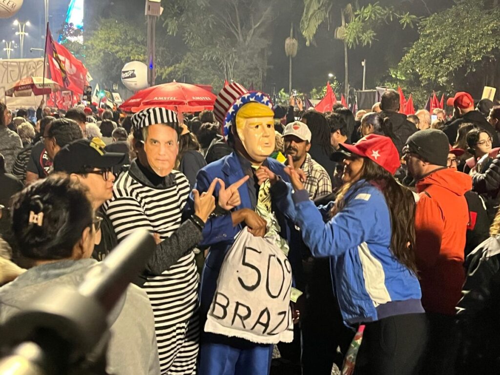 Protestos na Av. Paulista: Manifestantes se Mobilizam Contra Tarifaço e Taxação de Super-Ricos Imagem do artigo