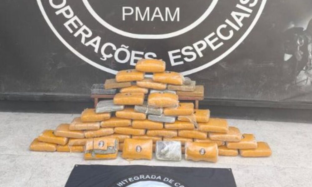 PM e PF Prendem Dois Homens com 50 kg de Skunk no Careiro da Várzea Imagem do artigo