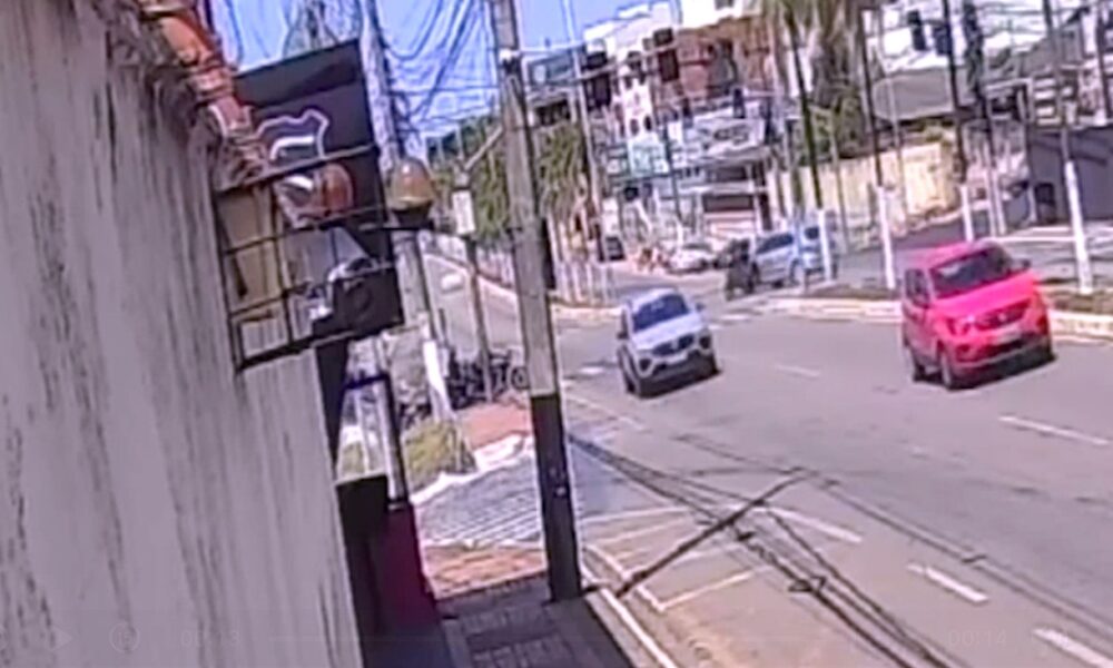 Imprudência nas Estradas: Motorista Realiza Conversão Proibida e Causa Acidente em Rio Branco Imagem do artigo