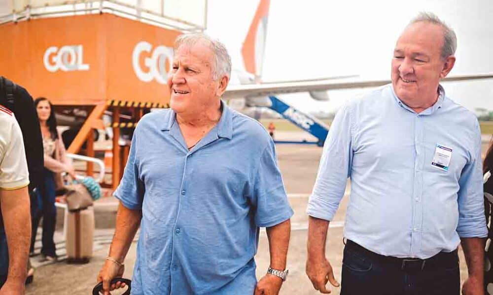 Zico Chega ao Acre: Recepção com Fãs e Palestra Inspiradora Imagem do artigo