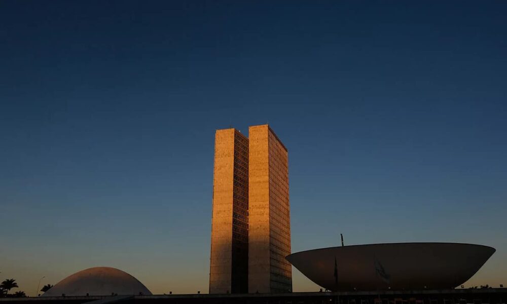 Câmara Avança com Projeto que Pode Revogar Normas de Aborto Legal em Menores Imagem do artigo