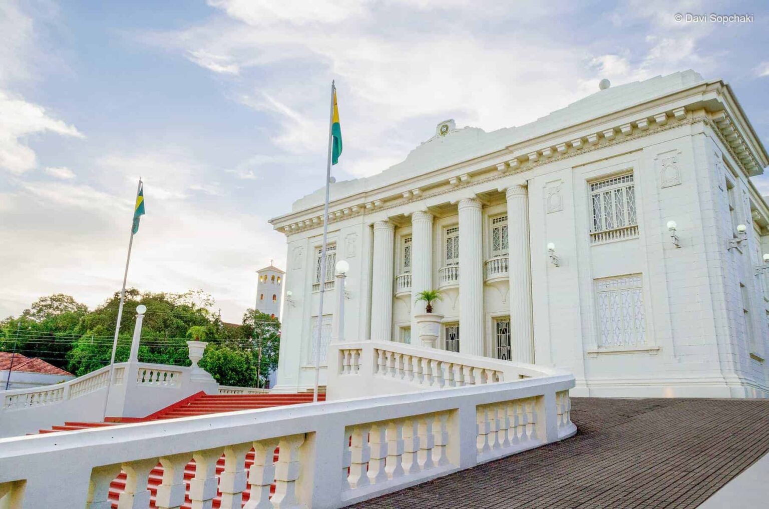 Governo do Acre Considera Desfavoráveis Condições para Reajustes e Revisão de PCCRs Imagem do artigo