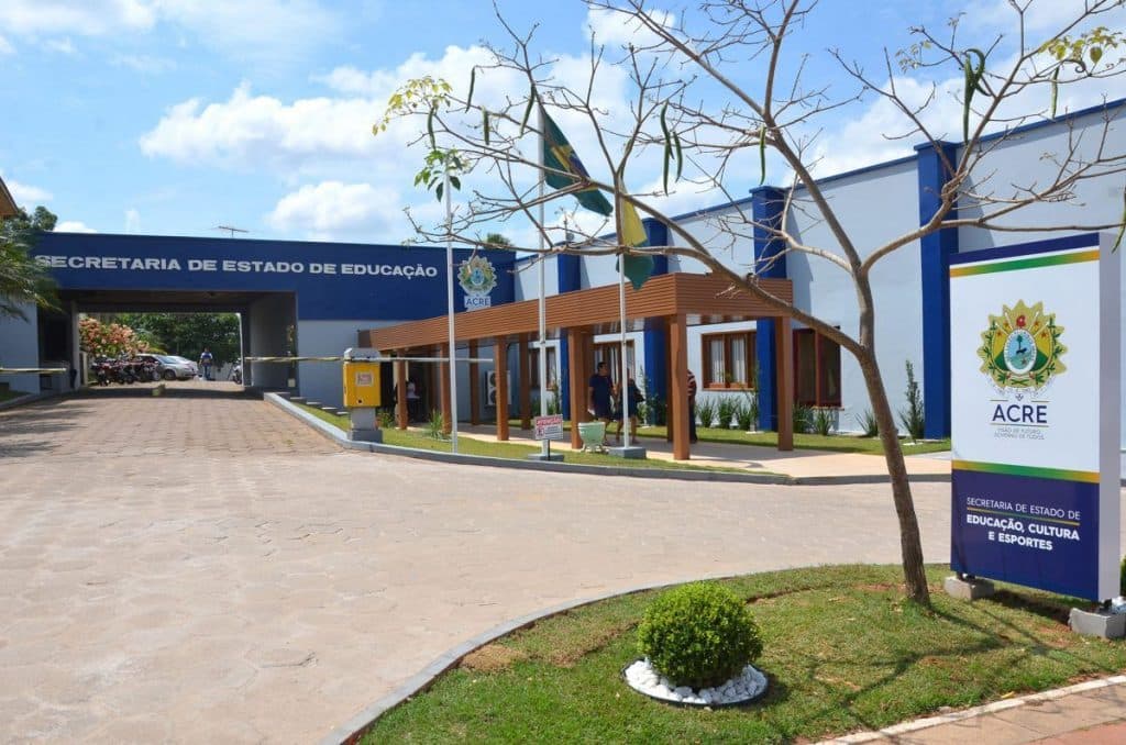 Governo do Acre Convoca Novos Professores Aprovados em Processos Seletivos Imagem do artigo