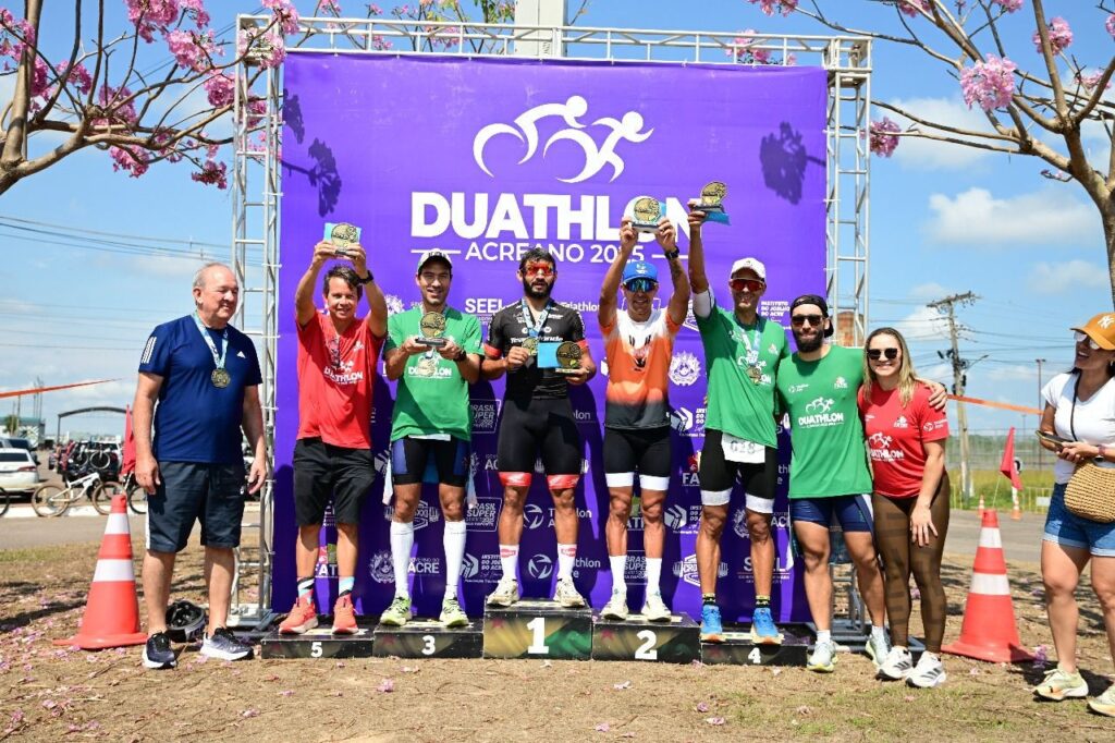 Acre Celebra 14 Triatletas Classificados para Mundiais na Espanha e nos Emirados Árabes