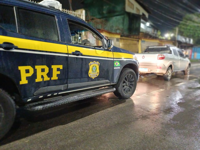 Polícia Rodoviária Federal Recupera Caminhonete Furtada em Ação Noturna em Serra Polícia Rodoviária Federal Recupera Caminhonete Furtada em Ação Noturna em Serra