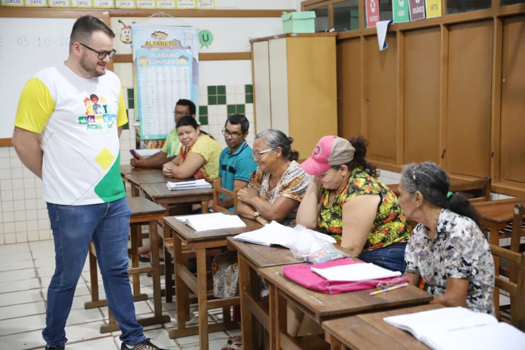 Resolução Estadual do Acre Reforça Idade Mínima para Educação de Jovens e Adultos Resolução Estadual do Acre Reforça Idade Mínima para Educação de Jovens e Adultos