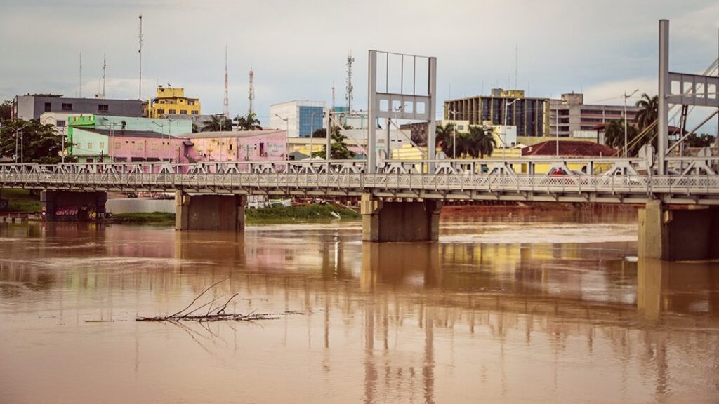 Rio Acre em Estabilidade: Alertas para Chuvas Intensas em Rio Branco Rio Acre em Estabilidade: Alertas para Chuvas Intensas em Rio Branco