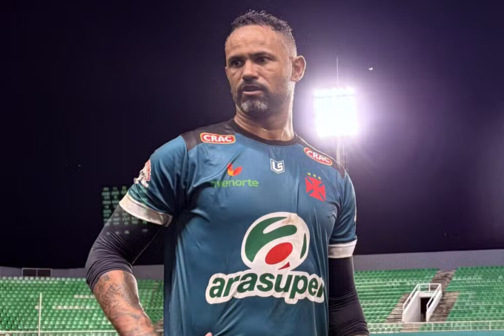 Salário do Goleiro Bruno no Vasco da Gama: Polêmica e Expectativas Salário do Goleiro Bruno no Vasco da Gama: Polêmica e Expectativas
