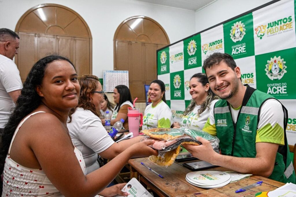 Serviços de Saúde e Emprego na Edição do Juntos Pelo Acre em Tancredo Neves Serviços de Saúde e Emprego na Edição do Juntos Pelo Acre em Tancredo Neves