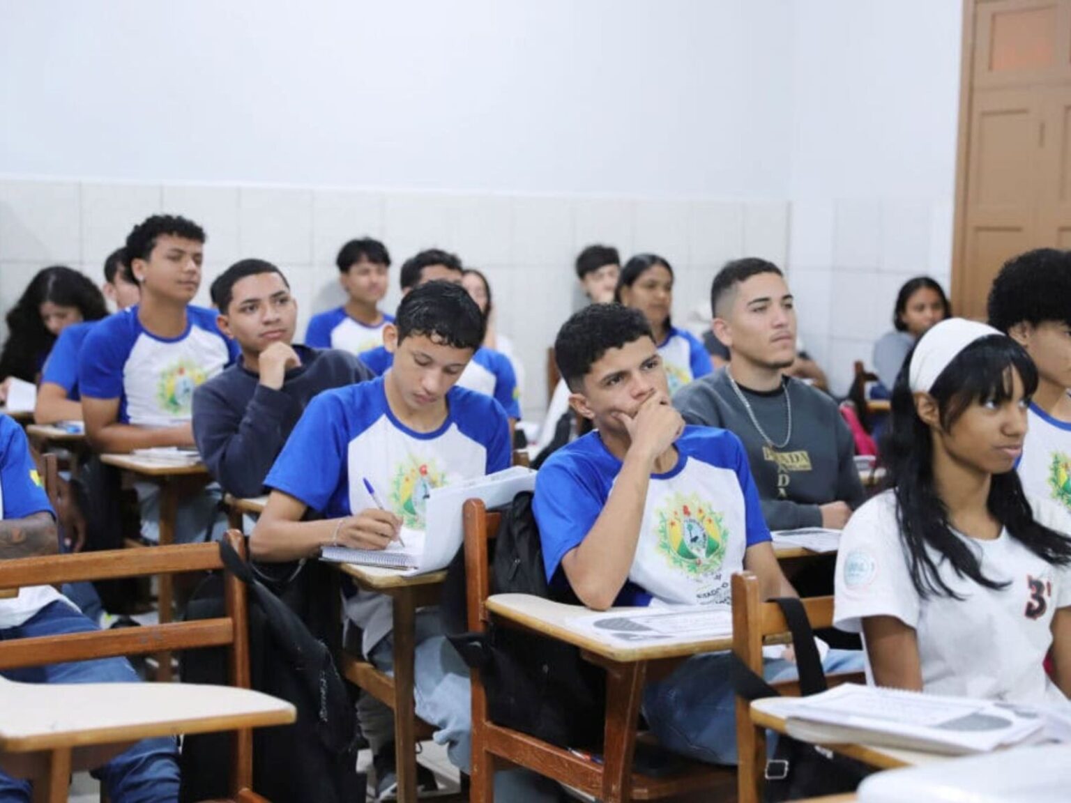 Acre: 140 mil estudantes receberão auxílio para compra de material escolar em 2024 Acre: 140 mil estudantes receberão auxílio para compra de material escolar em 2024