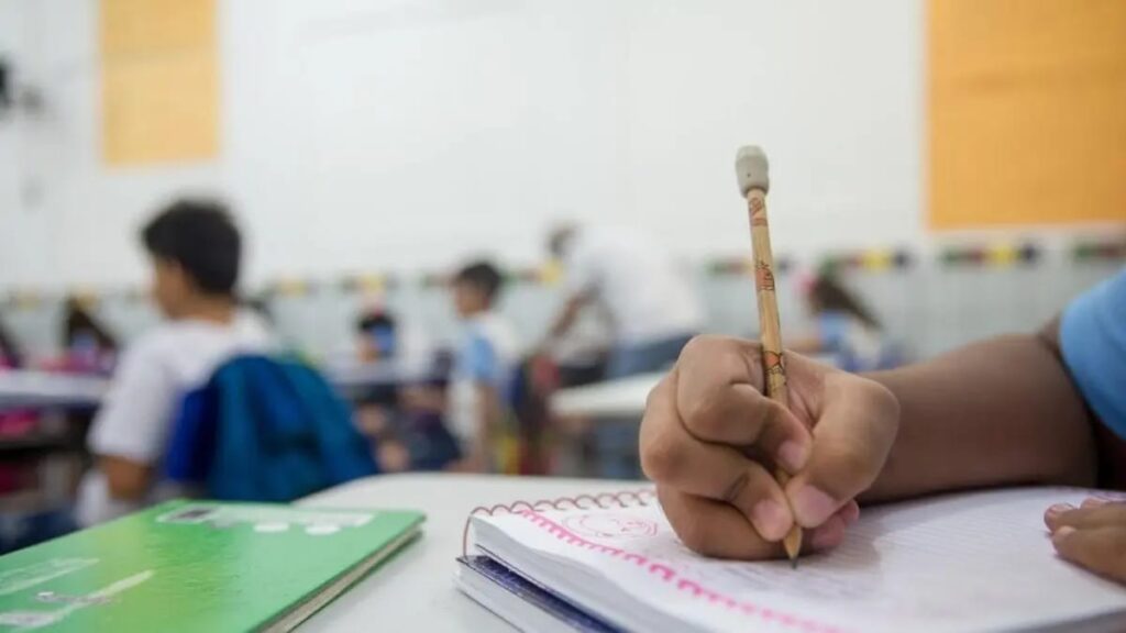 Acre se Destaca no Ensino Médio Integral: 9º Lugar Nacional e Líder na Região Norte Acre se Destaca no Ensino Médio Integral: 9º Lugar Nacional e Líder na Região Norte