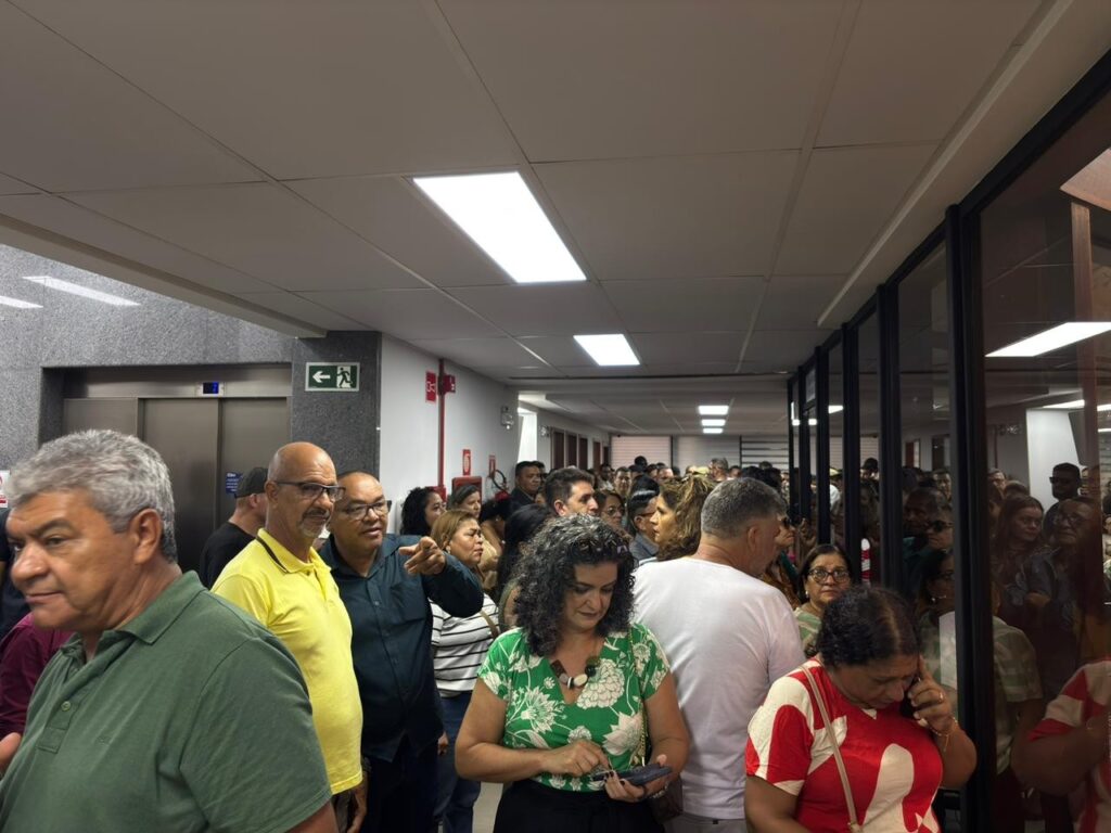Servidores de Saúde Protestam Novamente por Reajuste Salarial em Rio Branco Servidores de Saúde Protestam Novamente por Reajuste Salarial em Rio Branco