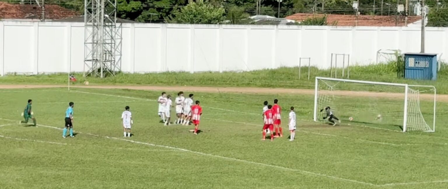 Goleiro Marca e Santa Cruz-AC Perde na Estreia da Copa do Brasil Sub-15 Goleiro Marca e Santa Cruz-AC Perde na Estreia da Copa do Brasil Sub-15