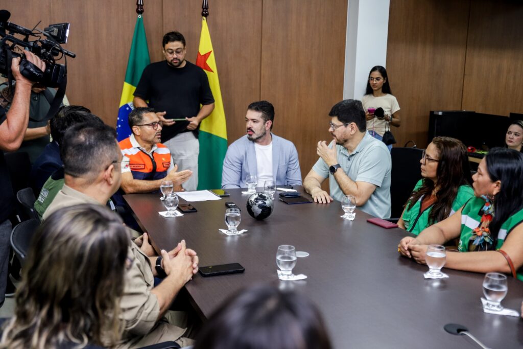 Governo do Acre Declara Emergência em Seis Cidades Atingidas pela Cheia dos Rios Governo do Acre Declara Emergência em Seis Cidades Atingidas pela Cheia dos Rios
