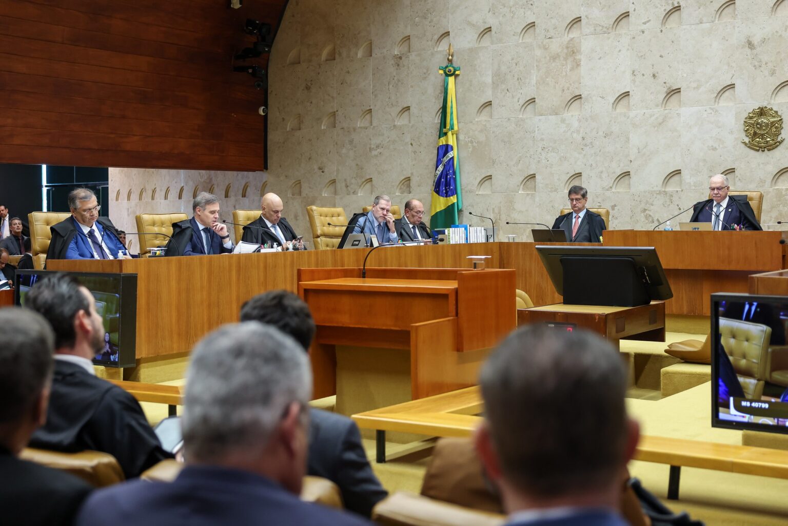 STF Retoma Julgamento Sobre Eleições no Rio de Janeiro: Voto Direto ou Indireto?