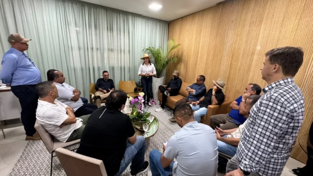 Mailza Assis Fortalece Sua Base com Apoio de 11 Vereadores em Cruzeiro do Sul Mailza Assis Fortalece Sua Base com Apoio de 11 Vereadores em Cruzeiro do Sul