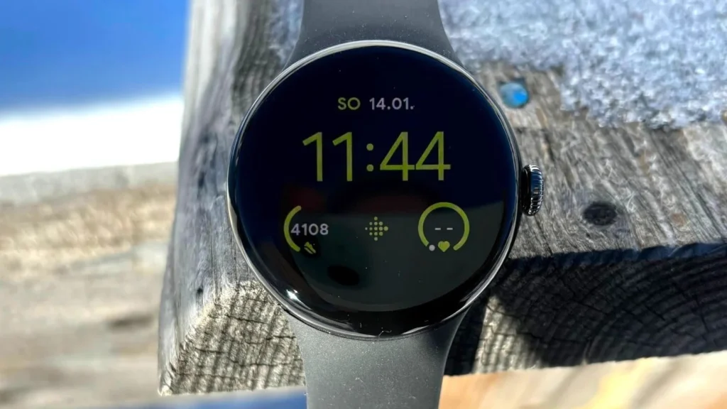 App para Wear OS transforma Pixel Watch em radar de voos em tempo real