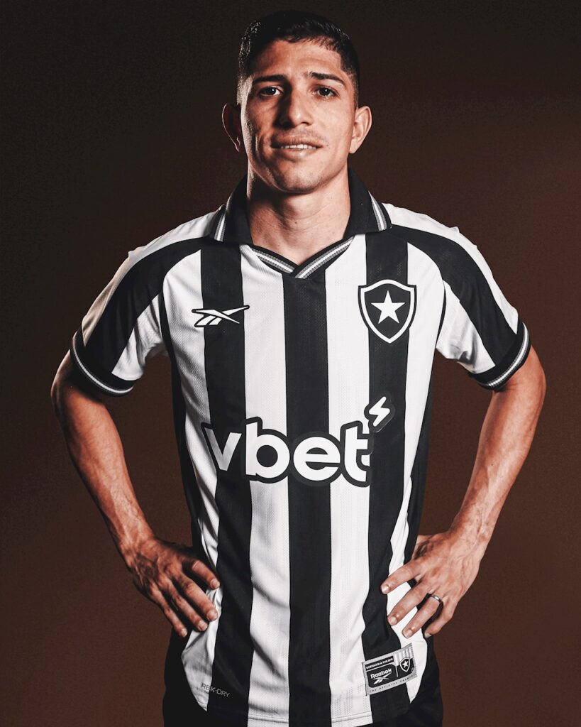 Botafogo em Negociações Avançadas com Mizuno para Fornecimento de Materiais Esportivos em 2026