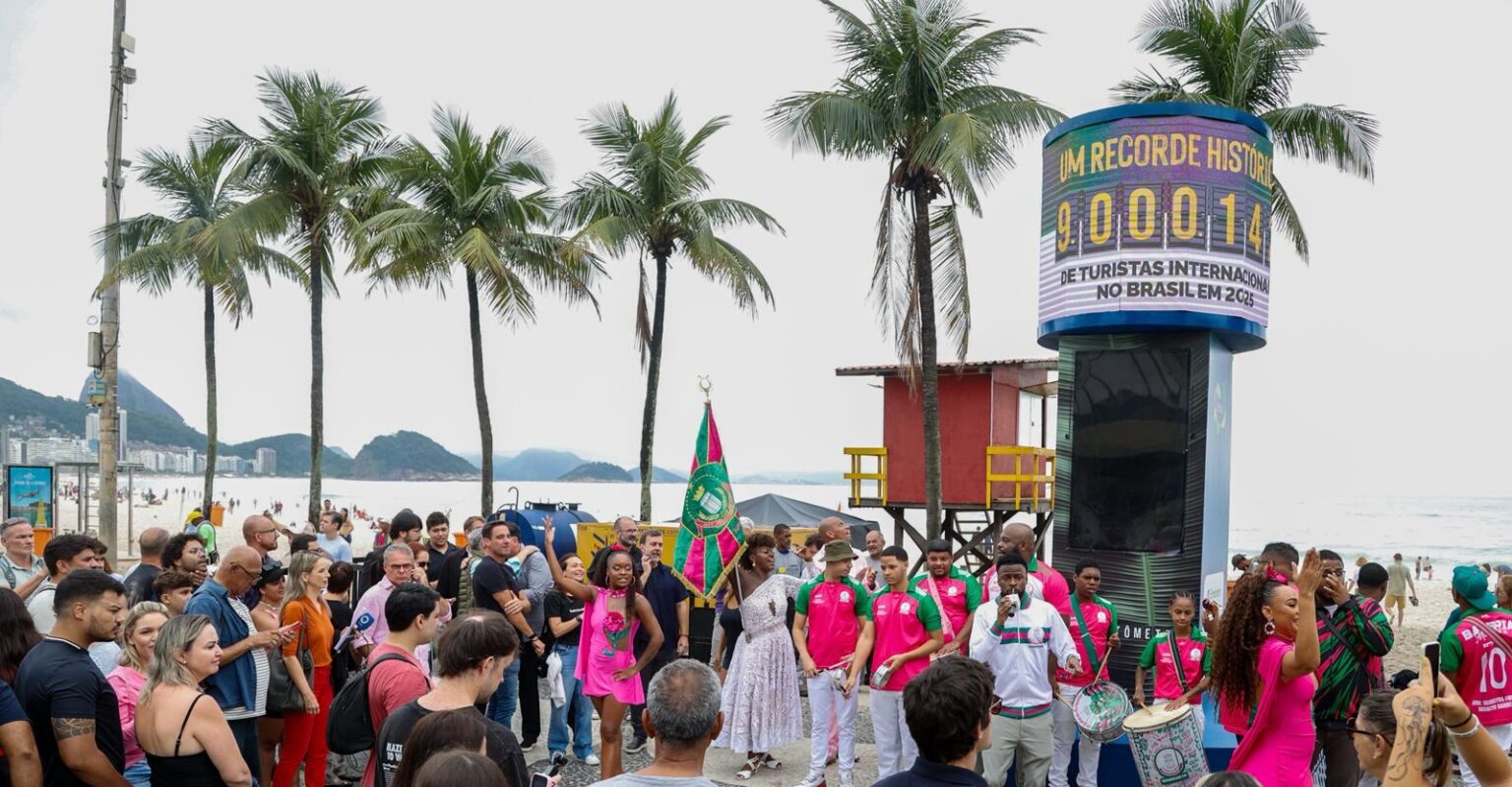 Brasil Atinge Marca Histórica de 9 Milhões de Turistas Estrangeiros em 2025