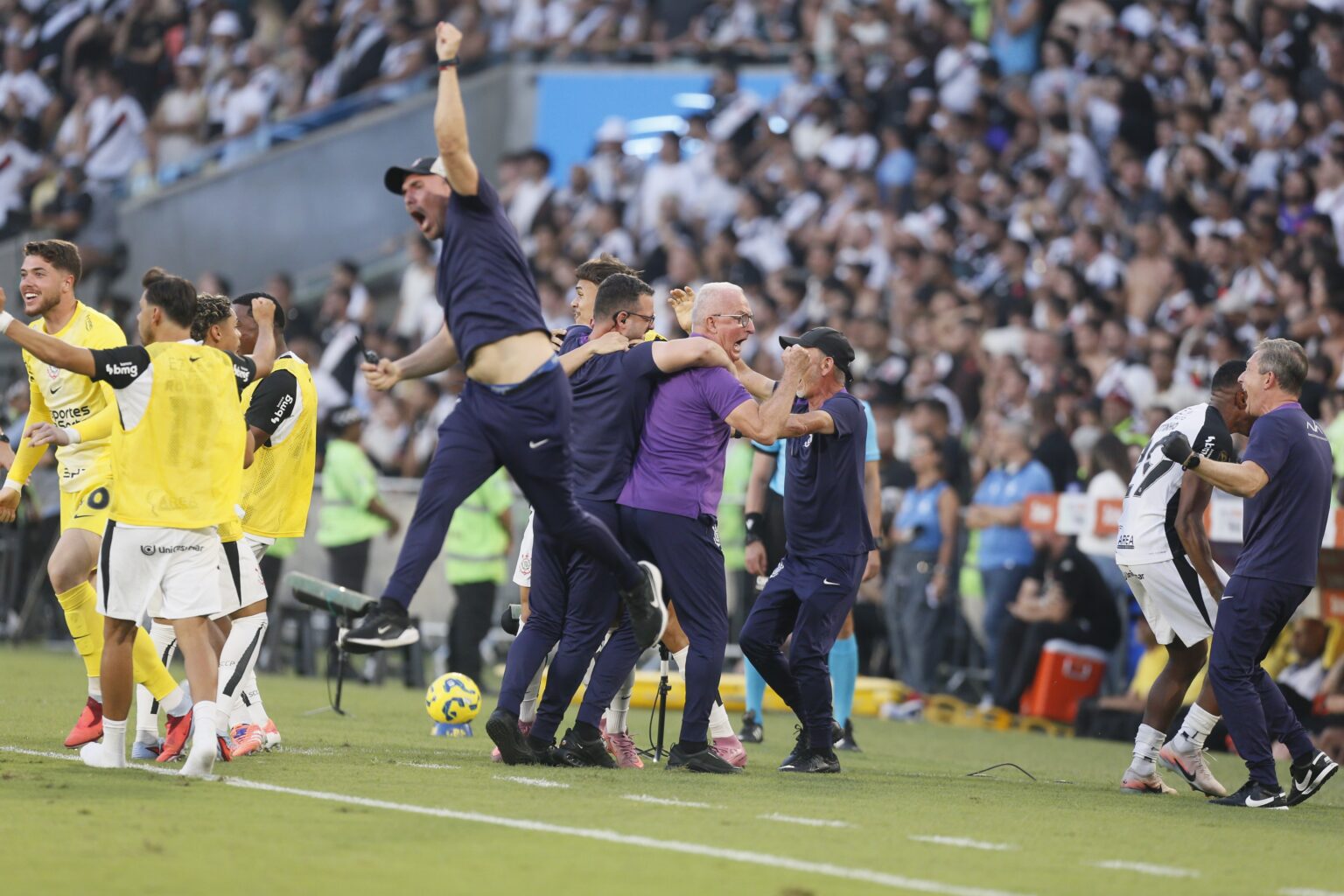 Dorival Júnior Conquista Tetracampeonato da Copa do Brasil e Supera Desafios no Corinthians Dorival Júnior Conquista Tetracampeonato da Copa do Brasil e Supera Desafios no Corinthians
