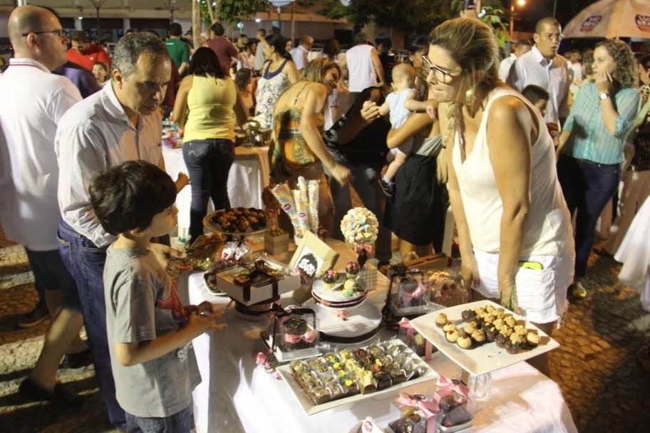 Plantão Especial de Natal em Petrolina: Presentes Acessíveis para Todos