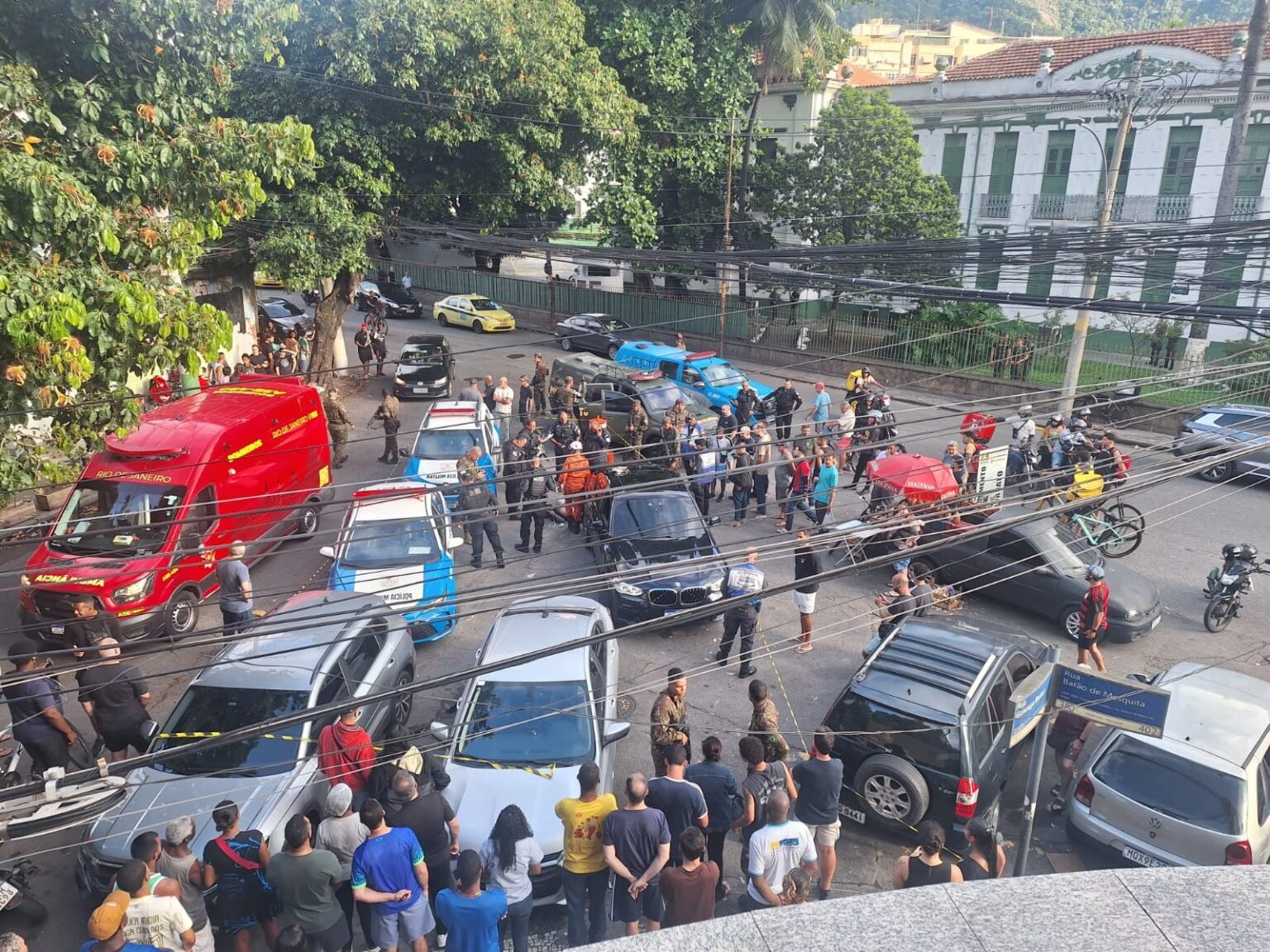 Violência na Tijuca: Um morto e um ferido em tentativa de assalto a carro de luxo