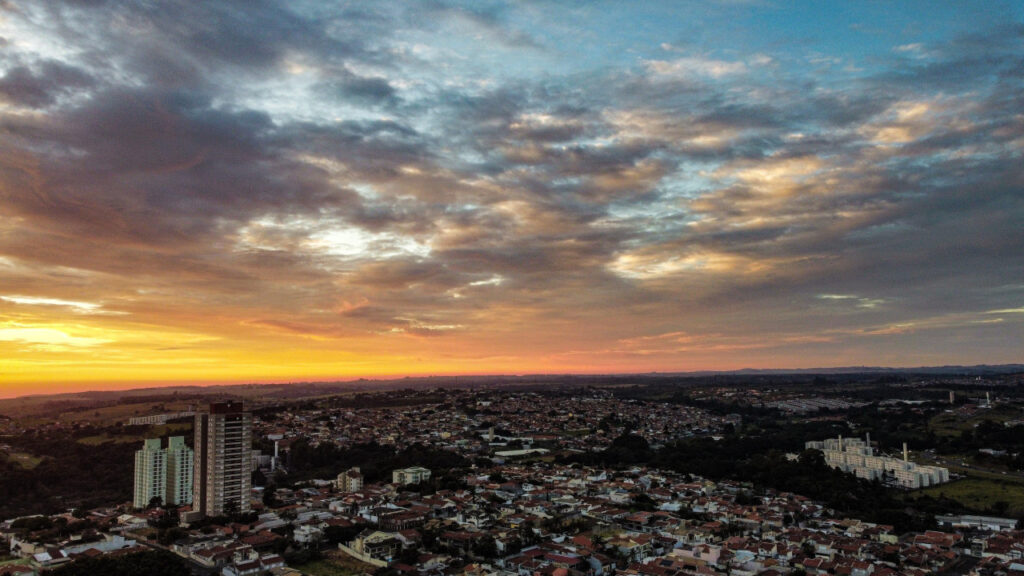 Carnaval 2026: Expectativa de Calor, Sol e Chuvas Típicas de Verão