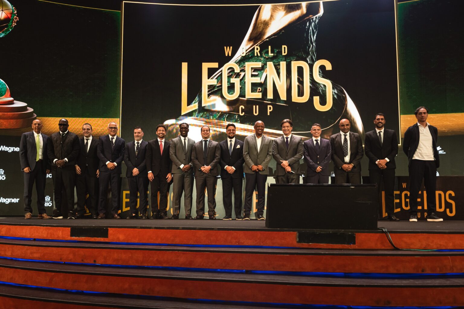 Copa do Mundo de Lendas 2026: Craques como Romário e Seedorf em Ação no Rio de Janeiro