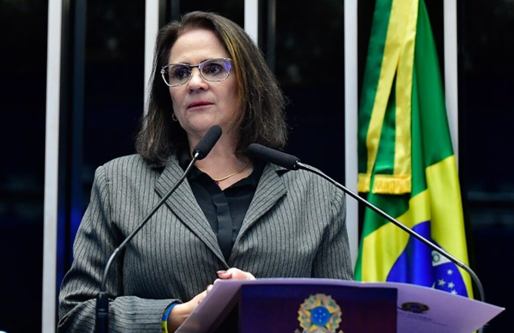 Damares Costa Processa Justiça Eleitoral por Homenagem a Lula em Escola de Samba
