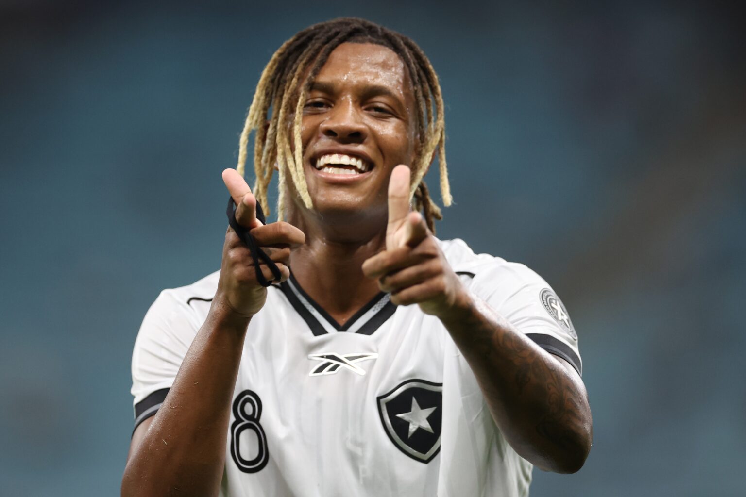 Danilo Brilha no Botafogo: Artilheiro e Intransferível em Alta no Mercado