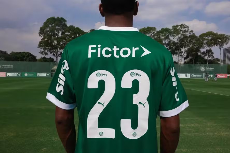 Palmeiras encerra parceria com Fictor por inadimplência: R$ 30 milhões em jogo