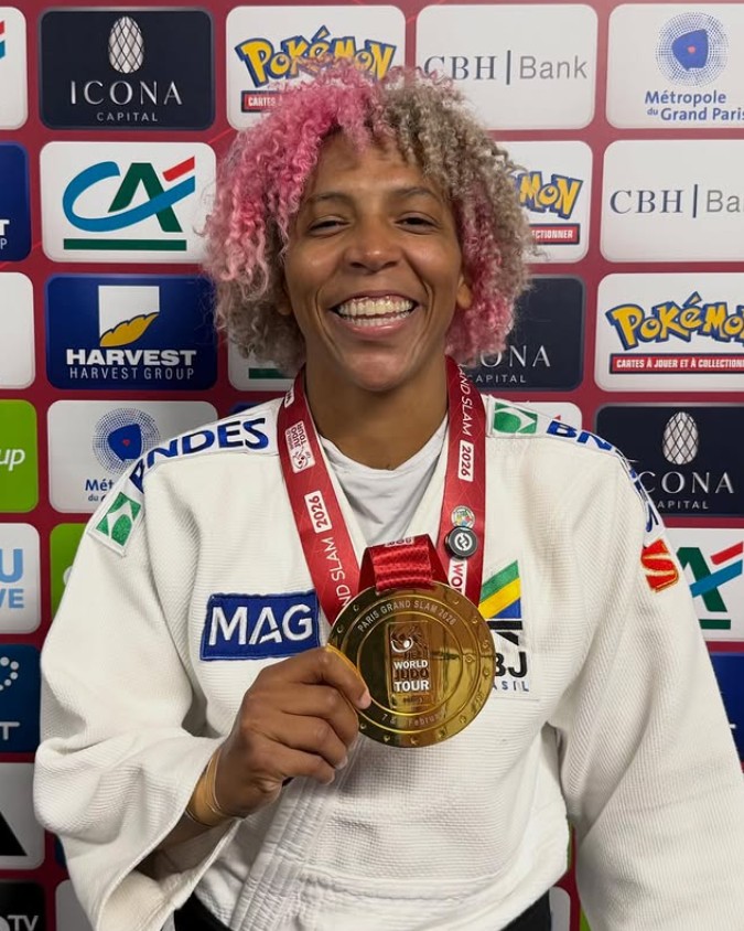 Rafaela Silva Brilha e Conquista Ouro no Grand Slam de Paris Rafaela Silva Brilha e Conquista Ouro no Grand Slam de Paris