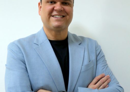 Roney Louvain: A Conexão entre Beleza e Saúde em Rinoplastia Roney Louvain: A Conexão entre Beleza e Saúde em Rinoplastia