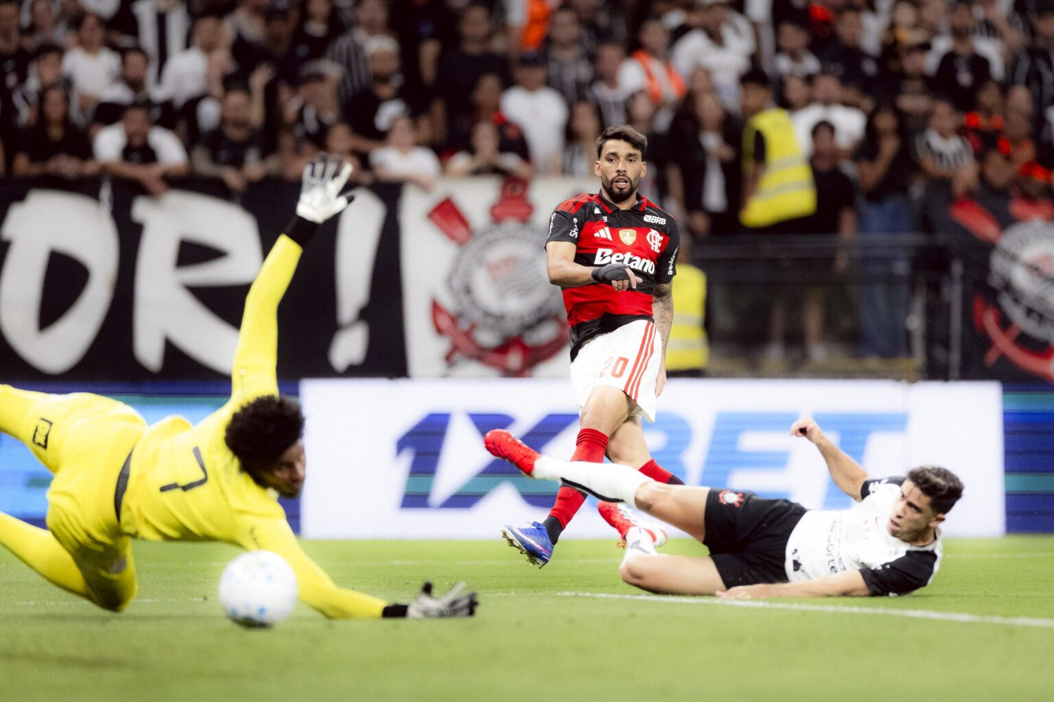 Análise: Expulsão Afeta Flamengo, Mas Time Conquista Ponto Importante Análise: Expulsão Afeta Flamengo, Mas Time Conquista Ponto Importante