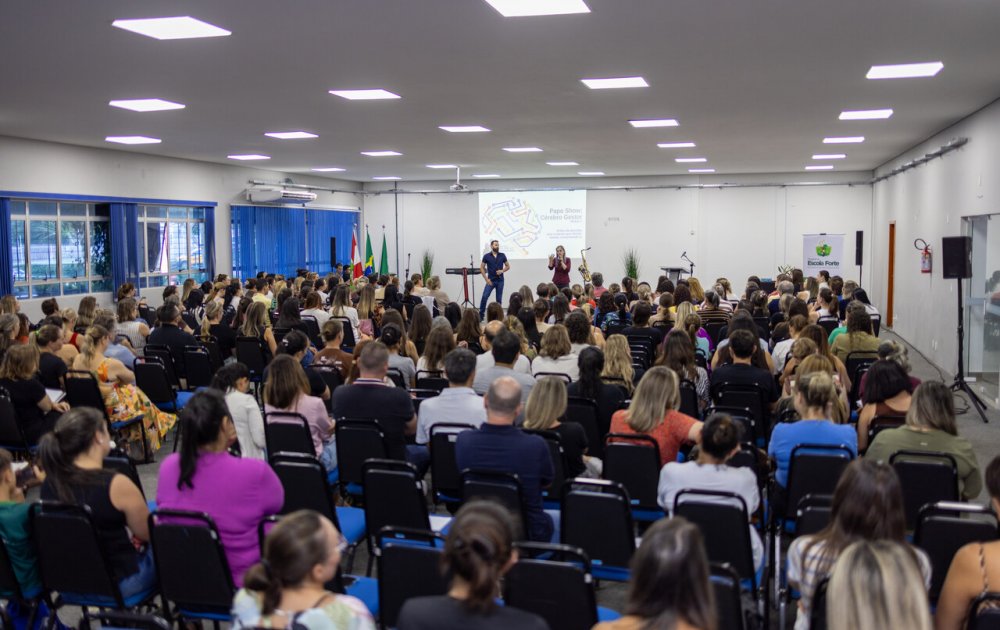 Capacitação Inovadora para Gestores da Rede Municipal de Ensino de Chapecó Capacitação Inovadora para Gestores da Rede Municipal de Ensino de Chapecó