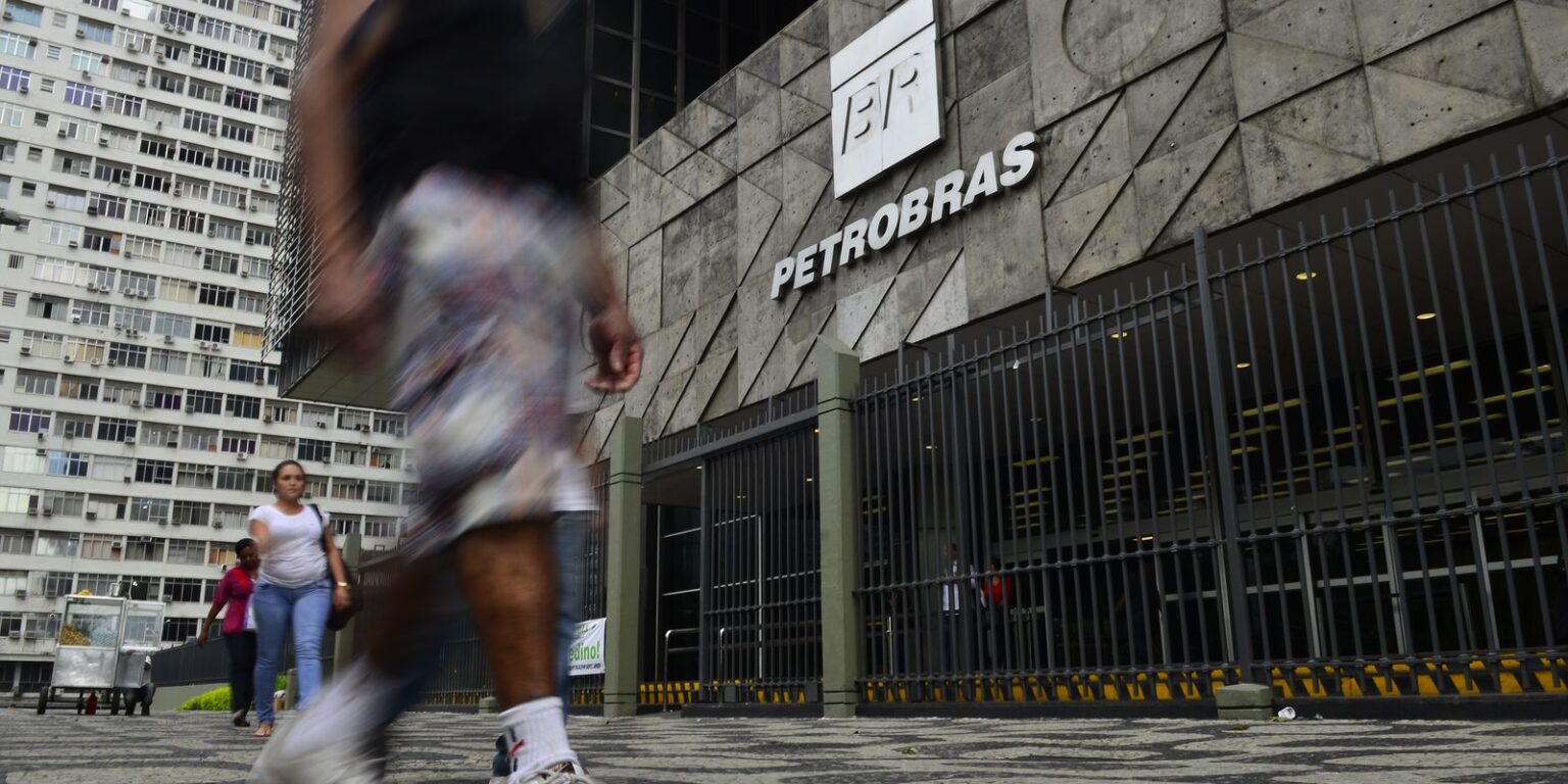 Petrobras Assegura Fornecimento Total de Combustíveis Produzidos
