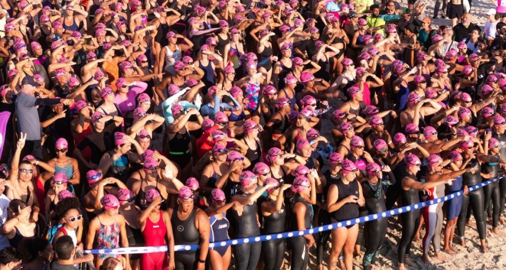 Rainha do Mar: Duas Mil Mulheres Celebram o Esporte Feminino no Rio de Janeiro