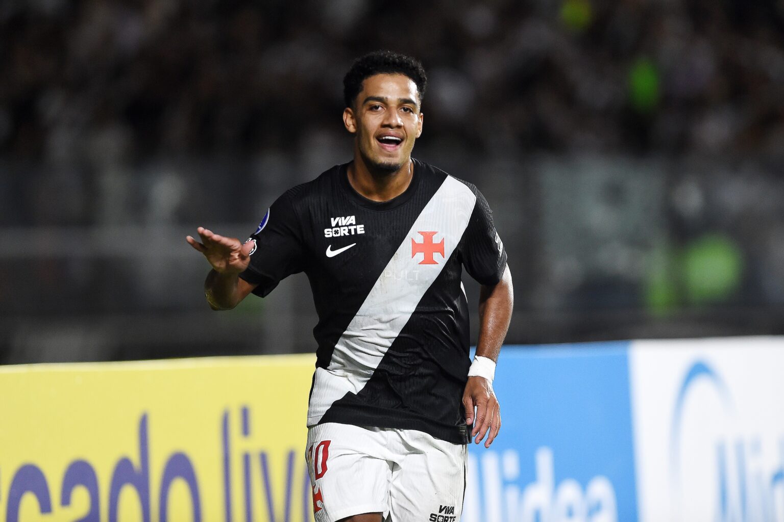 Brenner Reflete Sobre a Torcida do Vasco em Seu Retorno ao Brasil: 'Querem Ser Representados'