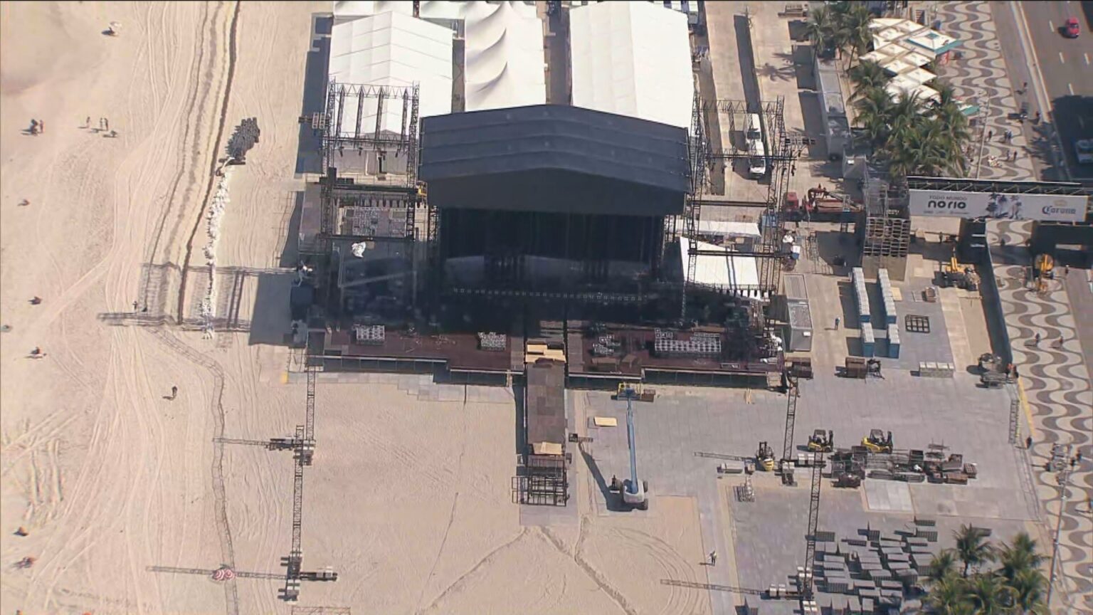 Shakira Promete Grande Show em Copacabana com Palco de 25 Metros de Passarela Imagem do artigo