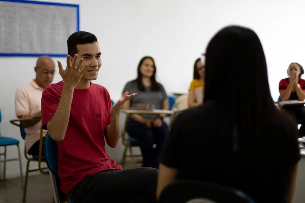 Experiência Imersiva na Cultura Surda em Volta Redonda: Uma Iniciativa Transformadora
