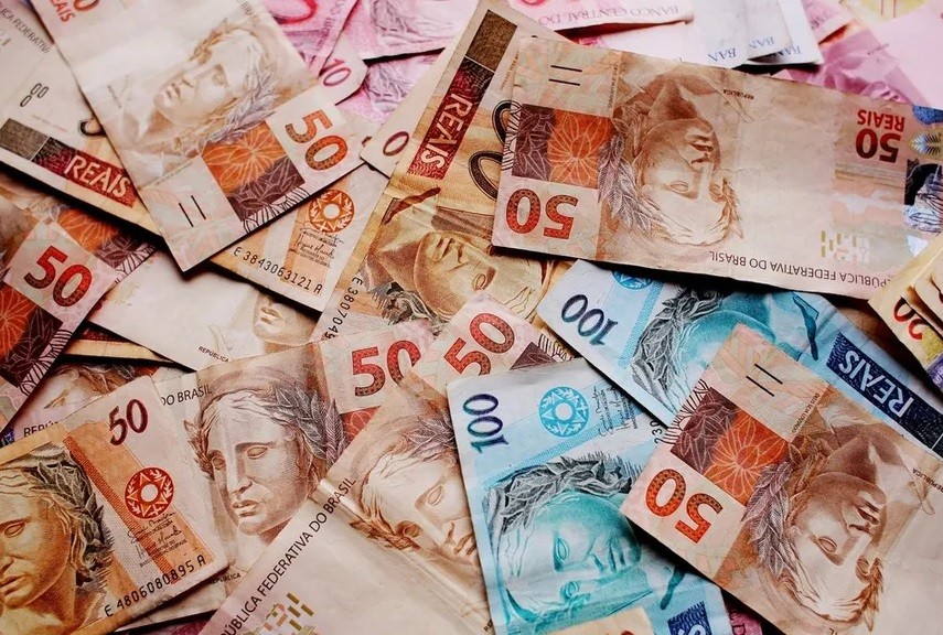 Governo do Rio Avalia Pagamento de Recomposição Salarial a Servidores