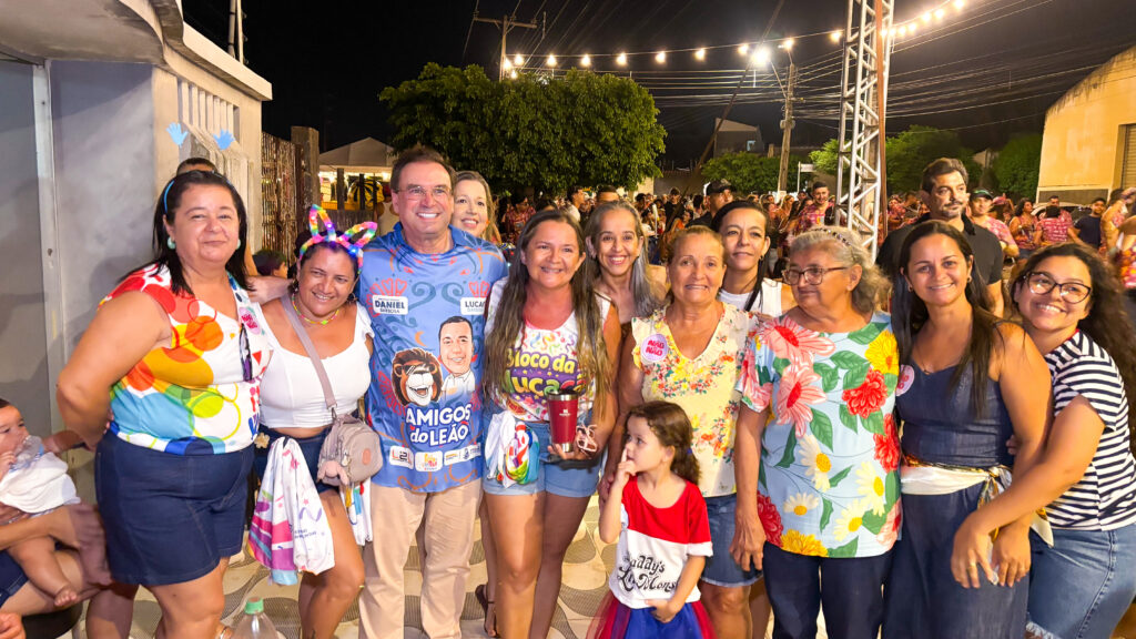 Arapiraca Brilha: Folia de Rua se Consolida como Maior Prévia Carnavalesca do Interior de Alagoas Arapiraca Brilha: Folia de Rua se Consolida como Maior Prévia Carnavalesca do Interior de Alagoas