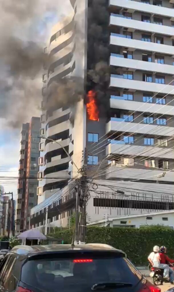 Incêndio em Apartamento na Ponta Verde: O que Aconteceu e Como As Autoridades Atenderam a Ocorrência