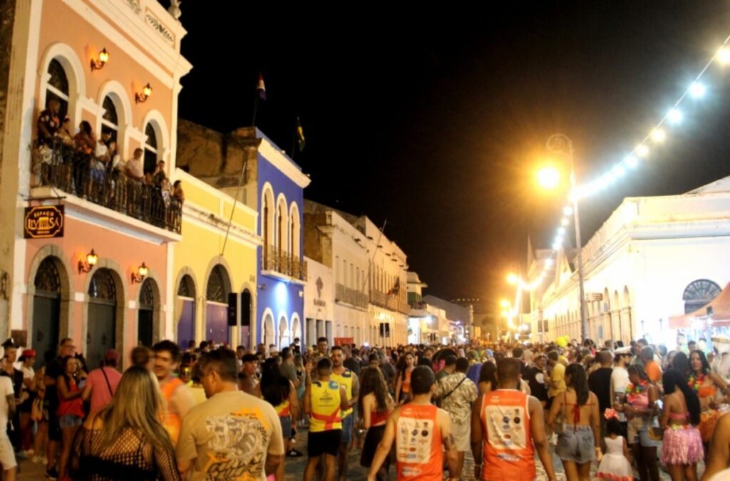 Jaraguá Folia: A Celebração do Carnaval que Une Famílias e Resgata Histórias em Maceió
