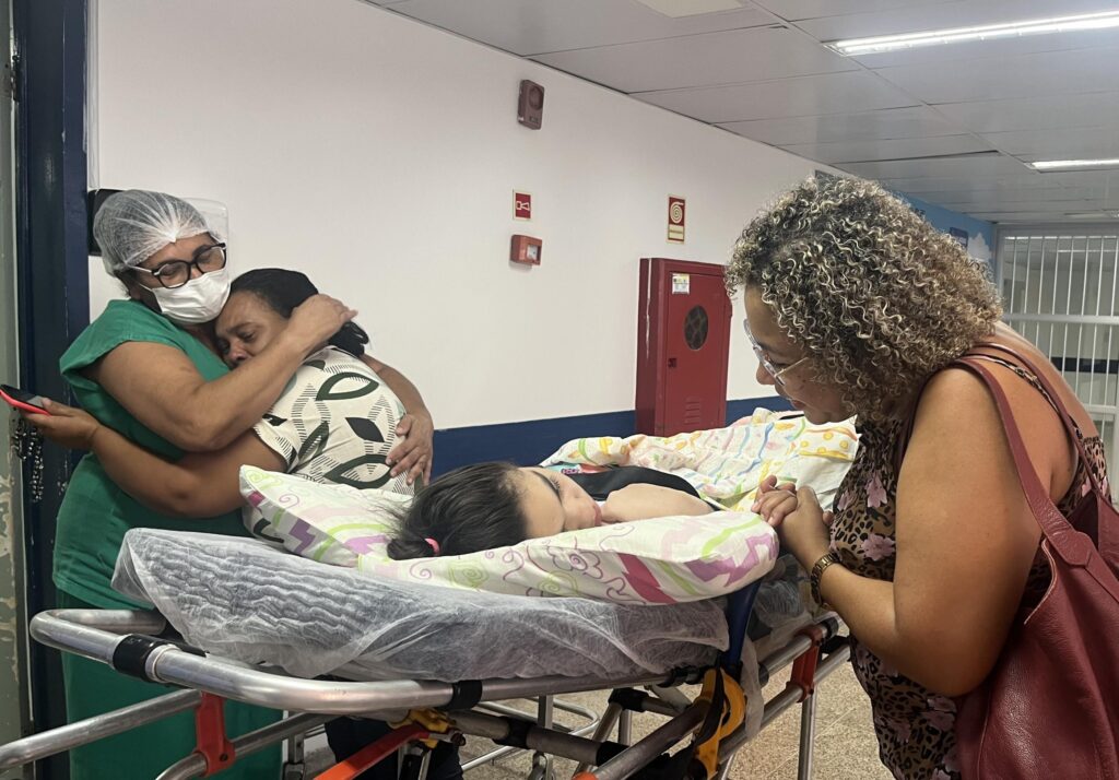 Adolescente Atropelada em Maceió Recebe Alta Após Mais de Um Ano de Internação