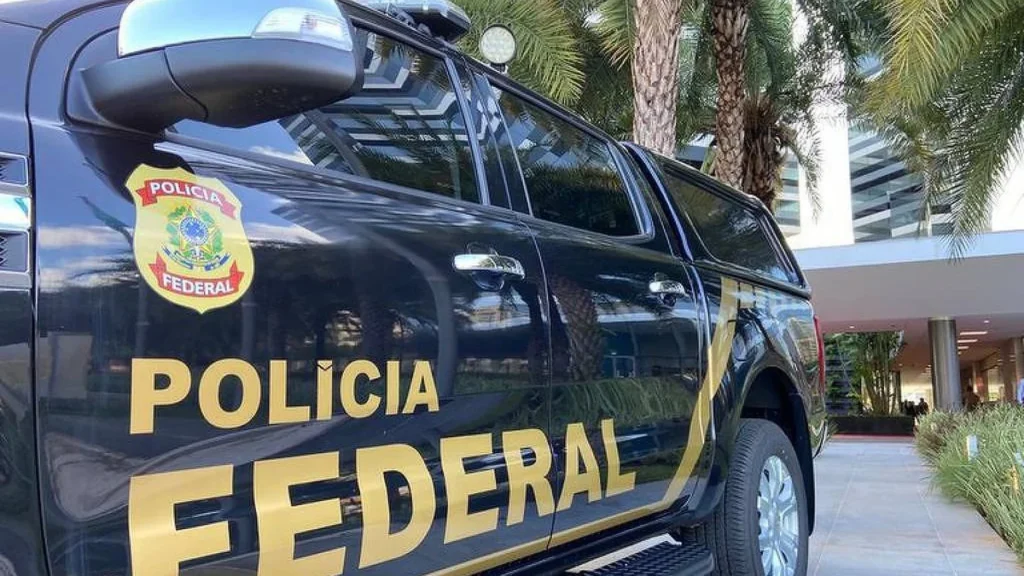 PF Cumpre Mandados no Instituto de Previdência de Maceió por Suspeita de Gestão Irregular