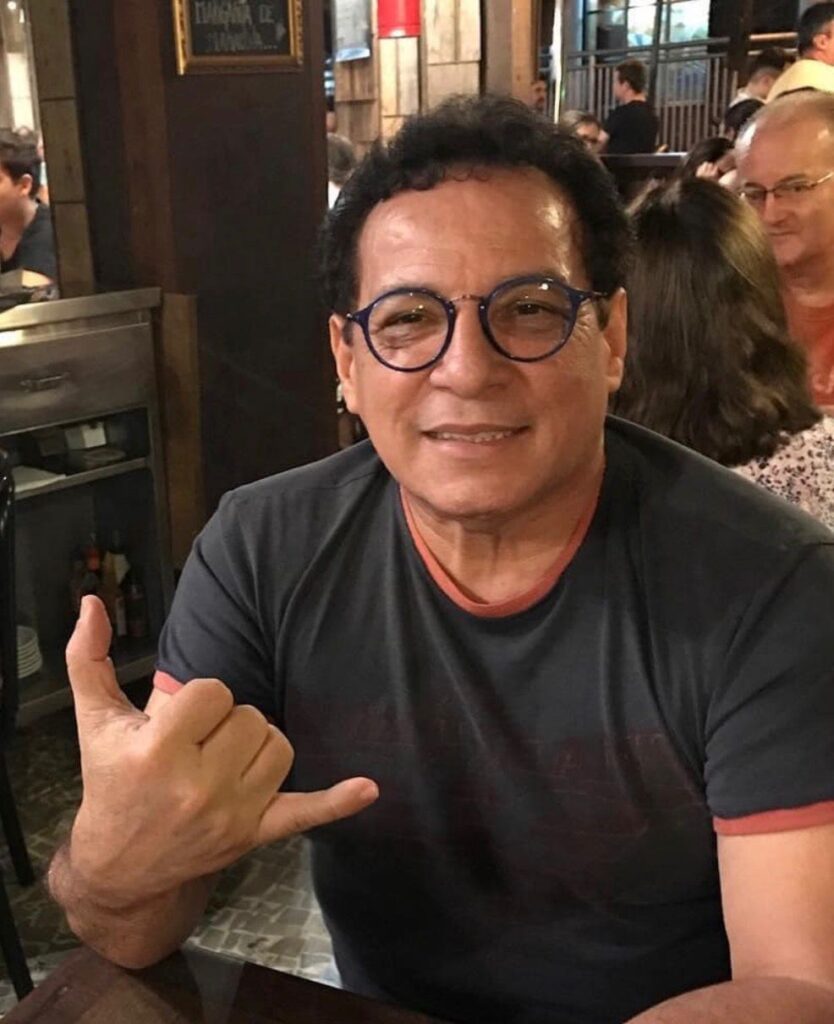 O Impacto da Política na Espiritualidade: Reflexão sobre Vicente Cruz O Impacto da Política na Espiritualidade: Reflexão sobre Vicente Cruz