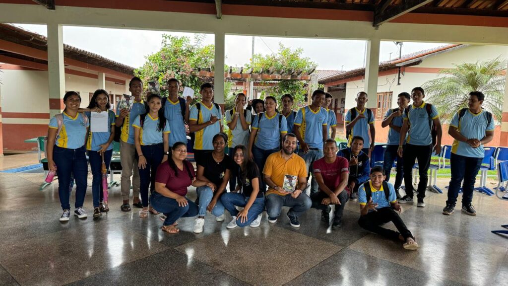 Sarau Terra Caída levas letras amapaenses a escolas de Macapá, Santana e Mazagão Sarau Terra Caída levas letras amapaenses a escolas de Macapá, Santana e Mazagão