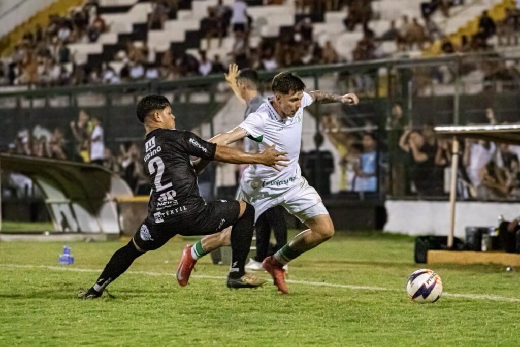 América-MG Goleia Comercial e Avança como Líder na Copinha 2024 América-MG Goleia Comercial e Avança como Líder na Copinha 2024