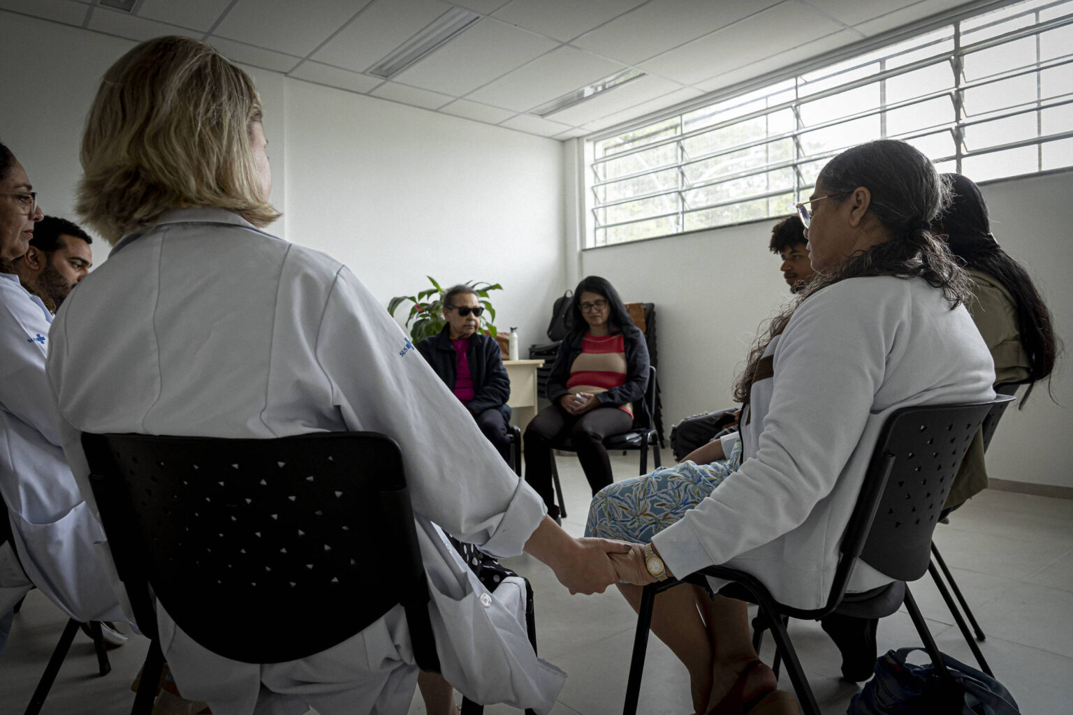 Terapia em Grupo: Unidades de Saúde de São Paulo Acompanham Pessoas em Luto